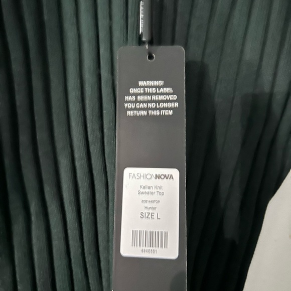 Fashion Nova tight fitting ribbed v neck Top, Emerald Green size L, new, tags - Picture 2 of 5